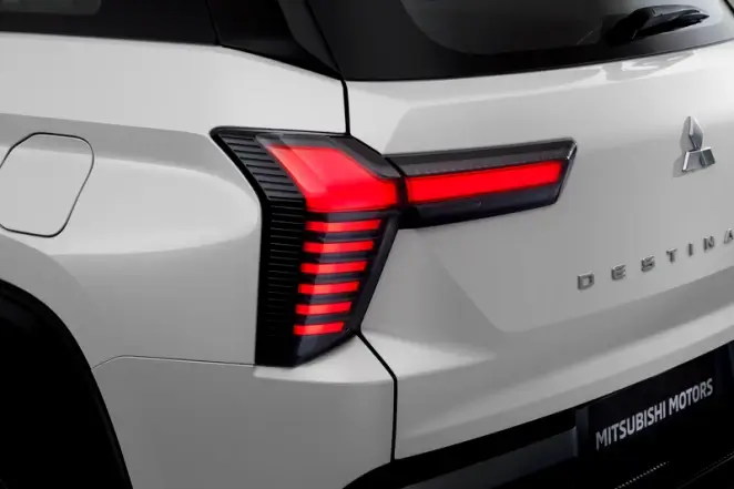 Eksterior Mitsubishi Destinator